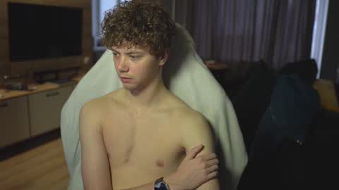 OLIVERpvt is open online show from February 2025 04:07:01 AM