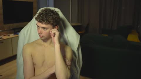 OLIVERpvt is open online show from November 2025 04:39:02 AM