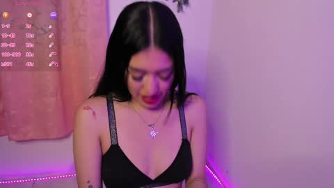 Snapshot of _strawberrycream chatting on January 2025 02:35:02 AM Angela online show from January 2025 02:35:02 AM