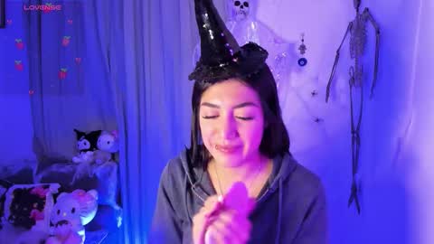 Snapshot of _strawberrycream chatting on October 2025 02:01:01 AM Angela online show from October 2025 02:01:01 AM
