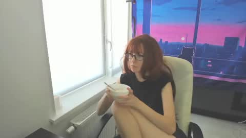 Snapshot of _suunbeam_ chatting on June 2026 04:29:01 AM Sun online show from June 2026 04:29:01 AM