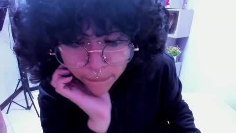 Kuromi online show from December 2025 03:56:01 AM