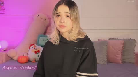 _tammarra_ online show from November 2025 12:27:02 PM