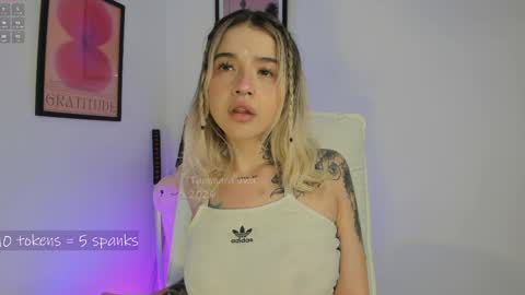 Snapshot of _tammarra_ chatting on April 2026 08:10:01 PM _tammarra_ online show from April 2026 08:10:01 PM