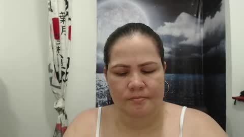 Snapshot of _thamaraa_ chatting on May 2026 09:42:02 PM Tamara online show from May 2026 09:42:02 PM