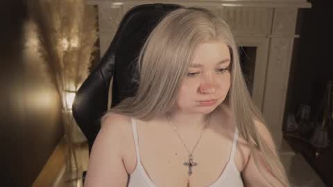 Snapshot of _that_witch_ chatting on May 2026 05:34:01 AM MIRA online show from May 2026 05:34:01 AM