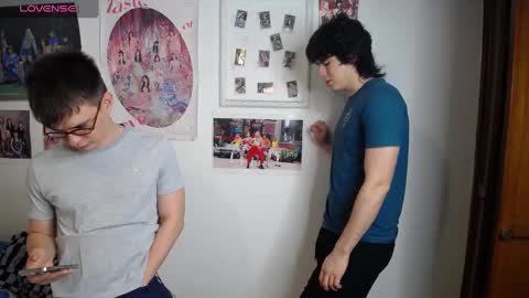 Snapshot of _the_neighbors chatting on December 2024 01:32:02 PM Scot y Patrick online show from December 2024 01:32:02 PM