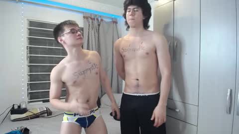Snapshot of _the_neighbors chatting on February 2025 03:25:02 AM Scot y Patrick online show from February 2025 03:25:02 AM