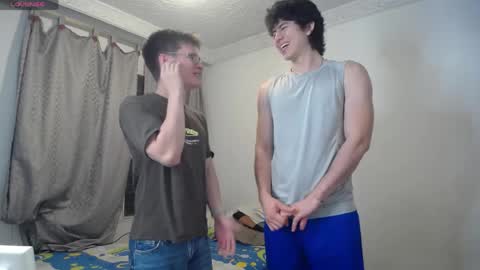 Snapshot of _the_neighbors chatting on April 2026 11:51:02 PM Scot y Patrick online show from April 2026 11:51:02 PM