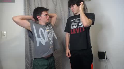 Snapshot of _the_neighbors chatting on June 2026 10:35:02 PM Scot y Patrick online show from June 2026 10:35:02 PM