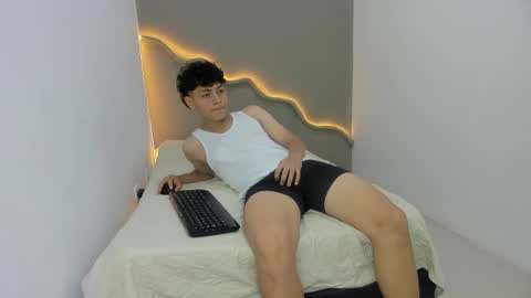 Theoo online show from November 2025 08:19:01 PM