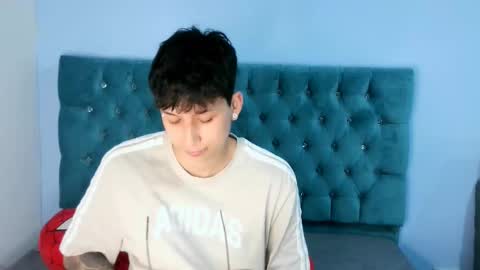 Thomas online show from December 2025 03:23:02 AM