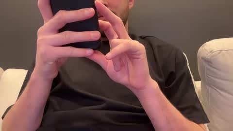 Snapshot of _ur_happy_meal chatting on December 2024 04:32:01 PM DJ online show from December 2024 04:32:01 PM