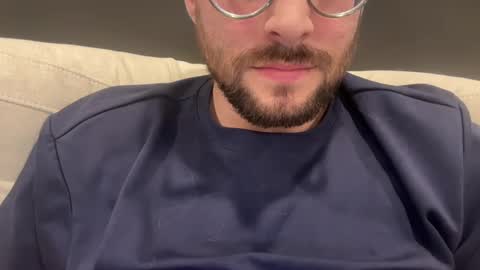 Snapshot of _ur_happy_meal chatting on January 2025 03:23:01 AM DJ online show from January 2025 03:23:01 AM