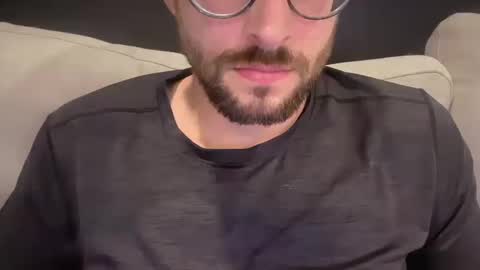 Snapshot of _ur_happy_meal chatting on October 2025 02:10:01 AM DJ online show from October 2025 02:10:01 AM