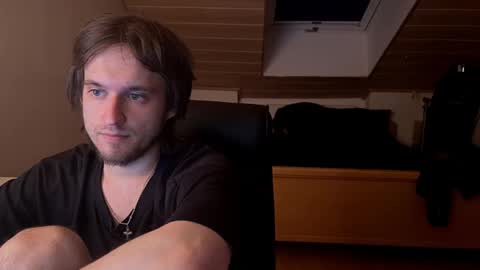 Snapshot of _v_l_a_d_ chatting on May 2026 08:03:01 PM Vlad online show from May 2026 08:03:01 PM