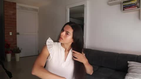 Snapshot of _vahos chatting on May 2026 05:19:02 PM Anastasia Vahos online show from May 2026 05:19:02 PM