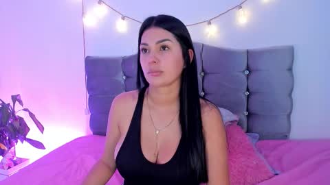 Snapshot of _valediaz__ chatting on March 2026 03:29:01 PM Vale online show from March 2026 03:29:01 PM