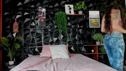 _valentina_69 online show from October 2025 02:16:01 PM