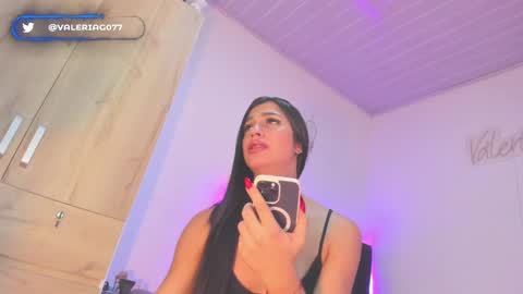 Snapshot of _valeriaa chatting on December 2024 12:15:02 AM online show from December 2024 12:15:02 AM