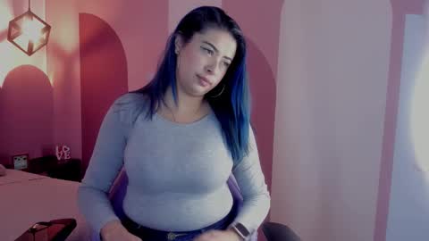 _valeryboobs_ online show from December 2025 01:17:02 PM