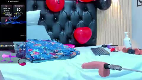 Snapshot of _veronica_tits chatting on May 2026 06:19:02 AM Veronica online show from May 2026 06:19:02 AM