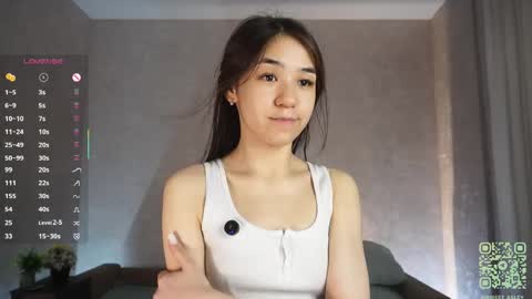 Snapshot of _vi_vi_ chatting on May 2026 05:06:01 PM Viola online show from May 2026 05:06:01 PM