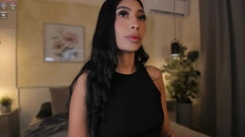 Snapshot of _victoria_lee chatting on May 2026 12:01:01 PM Victoria online show from May 2026 12:01:01 PM