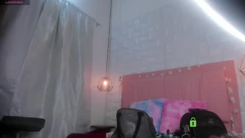 Snapshot of _victoria_milf_ chatting on May 2026 04:00:01 PM victoria online show from May 2026 04:00:01 PM