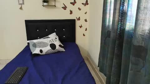 _victoriia_971 online show from February 2025 12:26:02 PM