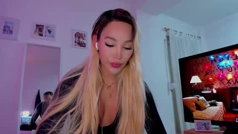   online show from December 2025 08:47:02 PM