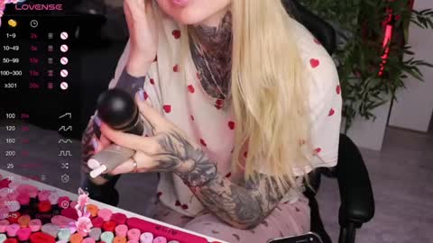 Snapshot of _viv1an_ chatting on June 2026 05:55:02 AM Alis online show from June 2026 05:55:02 AM