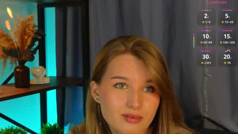 _watchmesmile_ online show from May 2026 05:03:02 AM