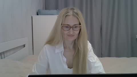 _xsharonx_ online show from January 2025 02:00:02 PM