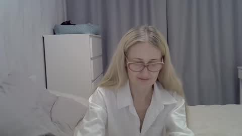 _xsharonx_ online show from January 2025 03:54:02 PM