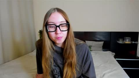 Snapshot of _yourhotangel_ chatting on May 2026 05:37:02 AM Eva online show from May 2026 05:37:02 AM
