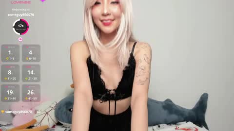 Snapshot of _yuriko chatting on May 2026 10:27:01 PM Mia online show from May 2026 10:27:01 PM