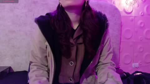 Yuyi online show from November 2025 11:45:01 AM