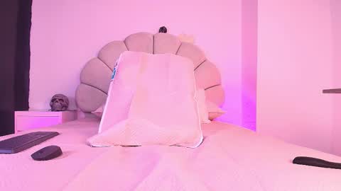 Aisha online show from October 2025 11:56:02 AM