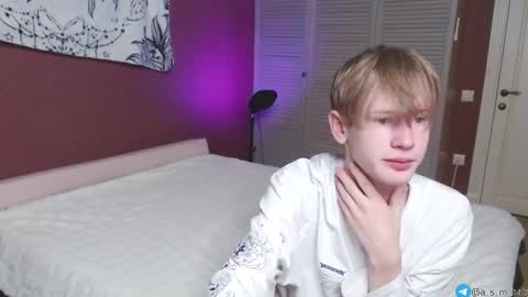 Kris Michael online show from September 2025 04:07:01 PM