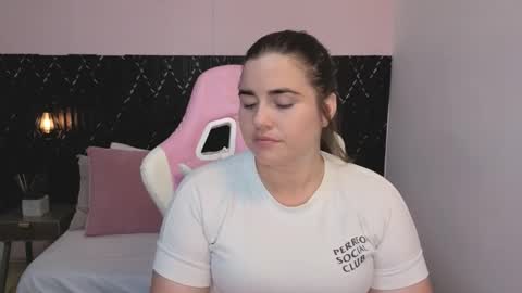 Abby Lee  online show from February 2026 06:52:02 PM