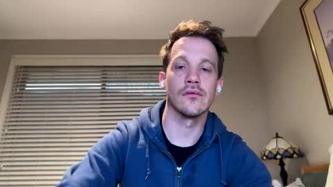 Kris online show from November 2025 11:48:02 PM