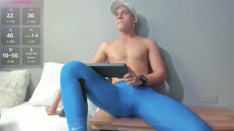 Snapshot of aaron_11_ chatting on April 2026 10:23:02 PM Aaron online show from April 2026 10:23:02 PM