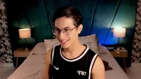 Snapshot of aaron_eze chatting on May 2026 12:58:01 PM Aaron Ezequiel online show from May 2026 12:58:01 PM