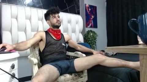 Snapshot of aaron_jones_1 chatting on April 2026 10:12:01 PM aaron_jones_1 online show from April 2026 10:12:01 PM