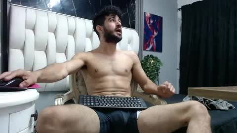 Snapshot of aaron_jones_1 chatting on April 2026 08:55:01 PM aaron_jones_1 online show from April 2026 08:55:01 PM