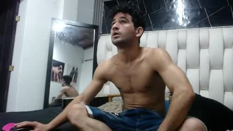 Snapshot of aaron_jones_1 chatting on May 2026 05:45:01 AM aaron_jones_1 online show from May 2026 05:45:01 AM