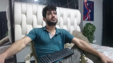 Snapshot of aaron_jones_1 chatting on May 2026 06:31:02 AM aaron_jones_1 online show from May 2026 06:31:02 AM