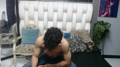 Snapshot of aaron_jones_1 chatting on May 2026 03:45:02 AM aaron_jones_1 online show from May 2026 03:45:02 AM