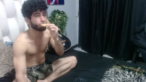 Snapshot of aaron_jones_1 chatting on May 2026 06:32:02 AM aaron_jones_1 online show from May 2026 06:32:02 AM